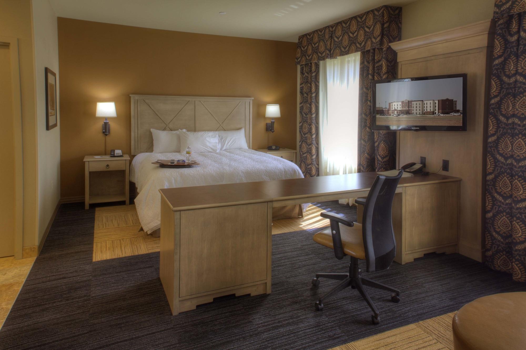 Hampton Inn & Suites Dodge City Boot Hill Casino Exteriör bild