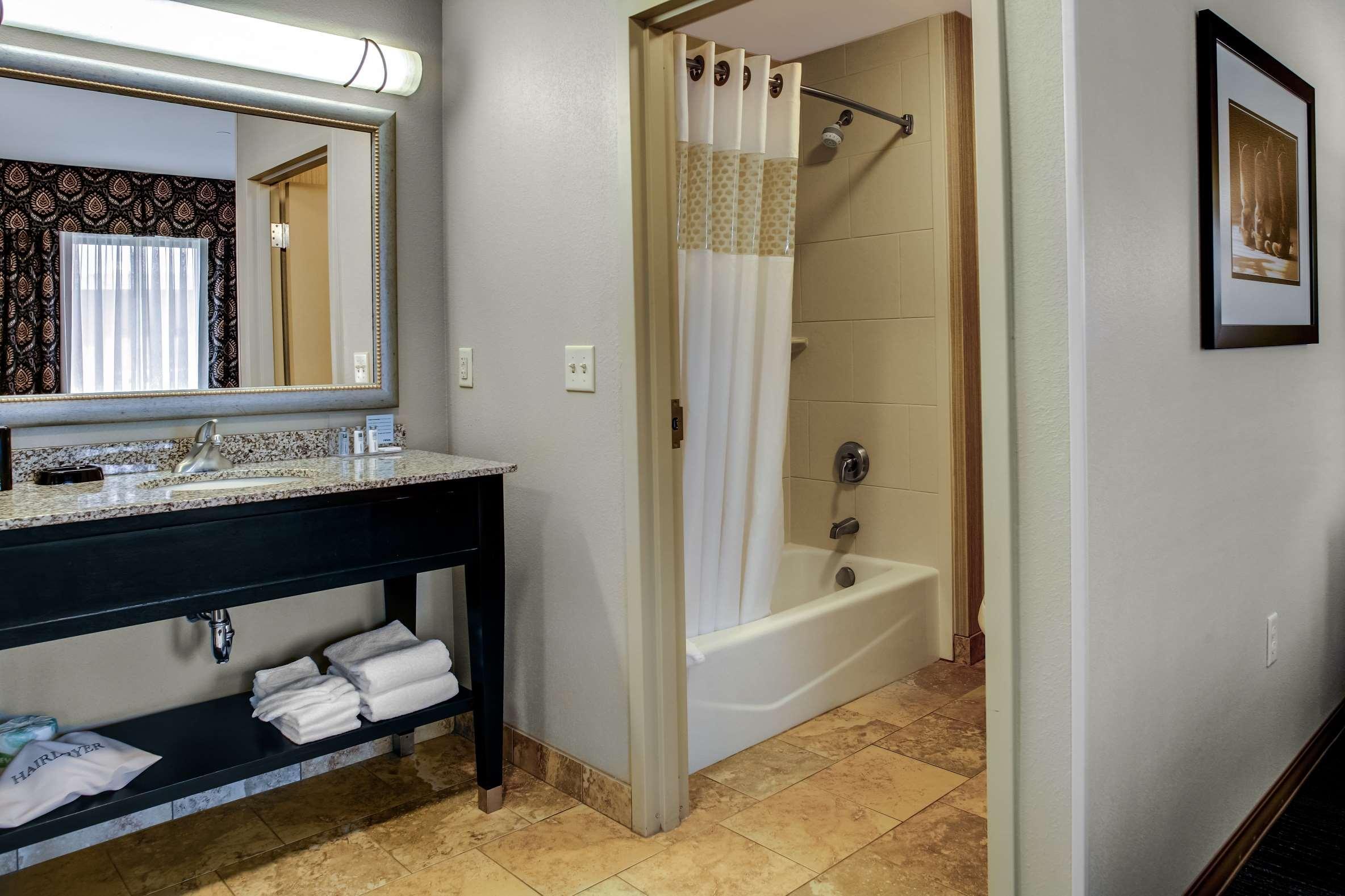 Hampton Inn & Suites Dodge City Boot Hill Casino Exteriör bild