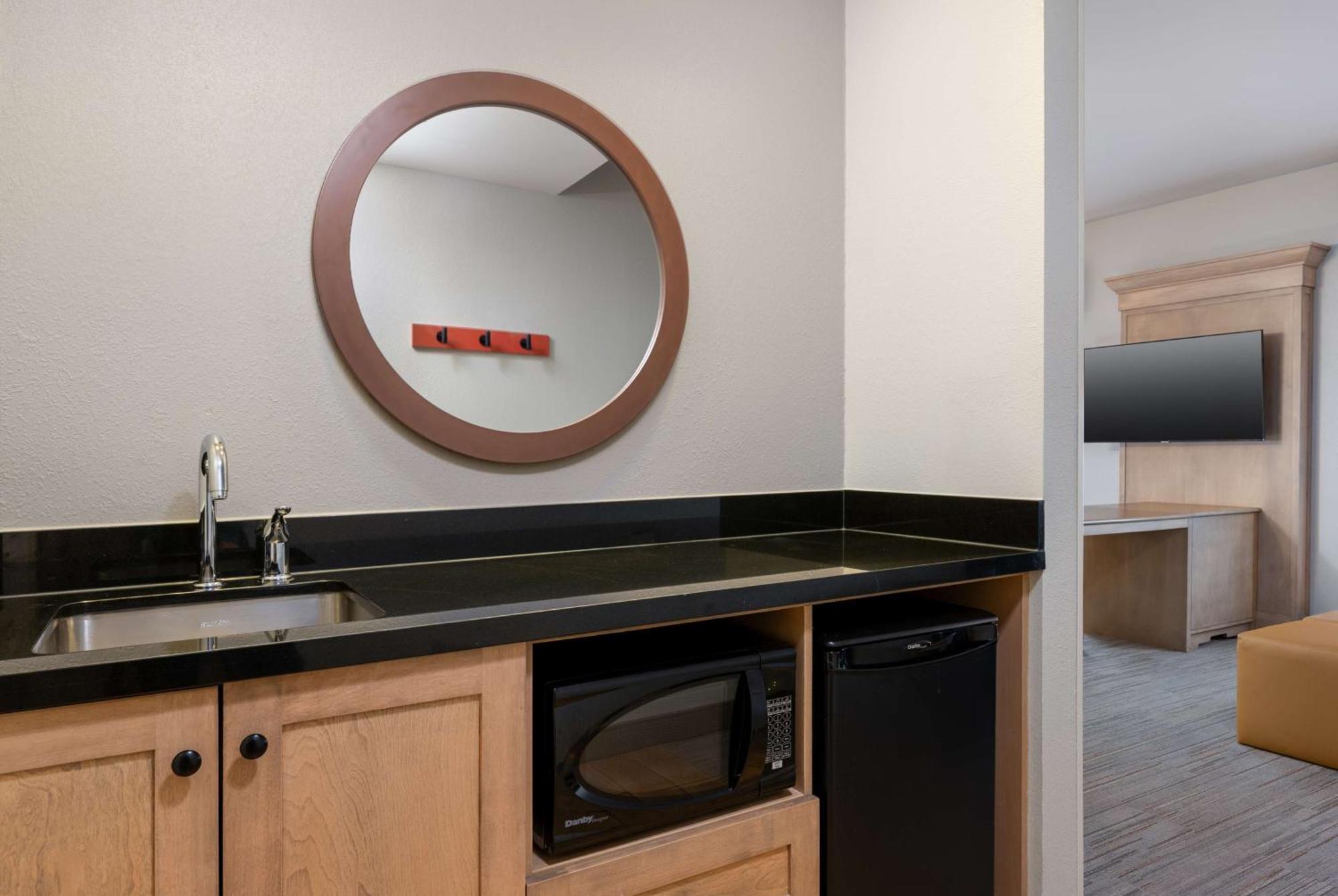 Hampton Inn & Suites Dodge City Boot Hill Casino Exteriör bild